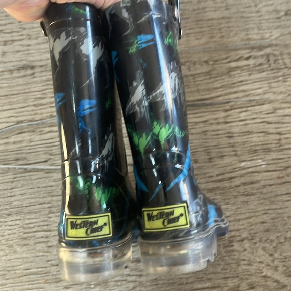 light up dino rain boots - Picture 6 of 8